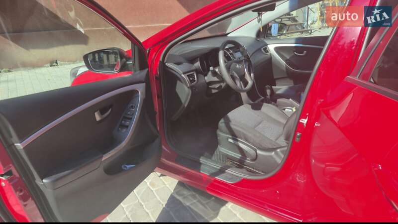 Хэтчбек Hyundai i30 2014 в Виннице
