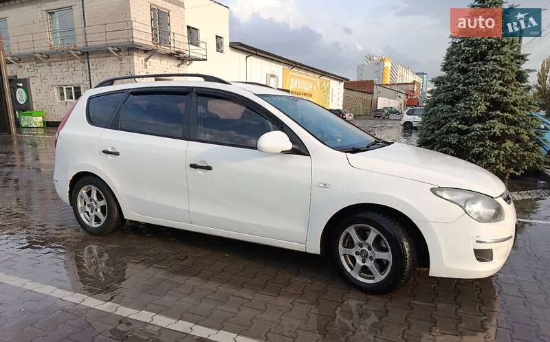 Универсал Hyundai i30 2010 в Виннице
