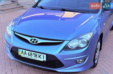 Хэтчбек Hyundai i30 2010 в 