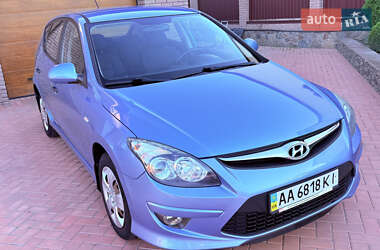 Хэтчбек Hyundai i30 2010 в 