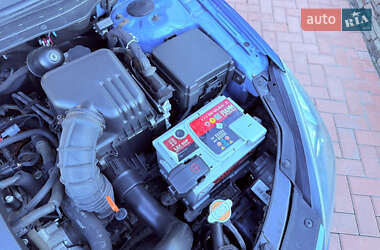 Хэтчбек Hyundai i30 2010 в 