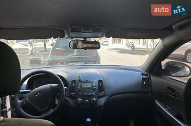Хэтчбек Hyundai i30 2010 в 