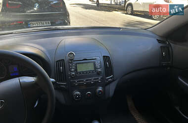 Хэтчбек Hyundai i30 2010 в 