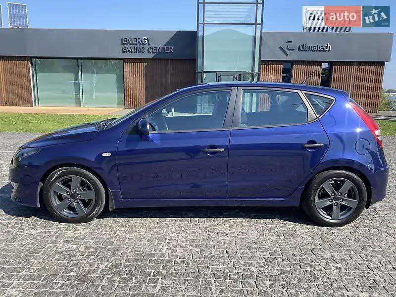Хетчбек Hyundai i30 2011 в Дніпрі