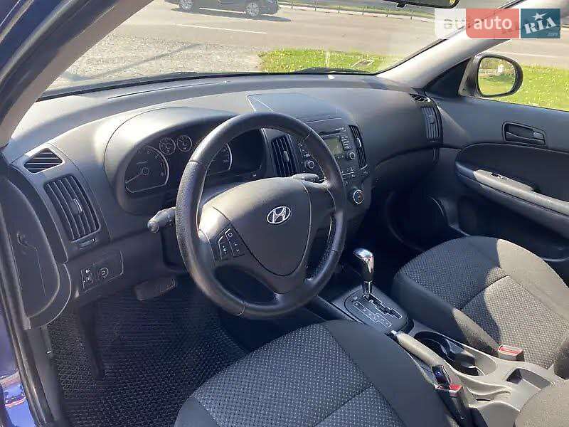 Хетчбек Hyundai i30 2011 в Дніпрі