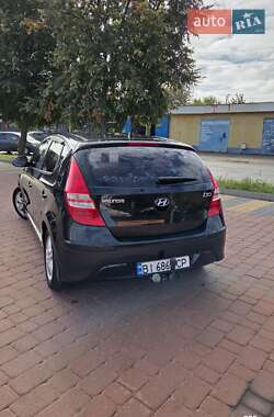 Хэтчбек Hyundai i30 2011 в 