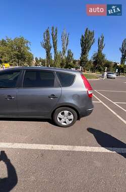 Универсал Hyundai i30 2009 в 