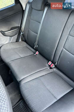 Хэтчбек Hyundai i30 2011 в 