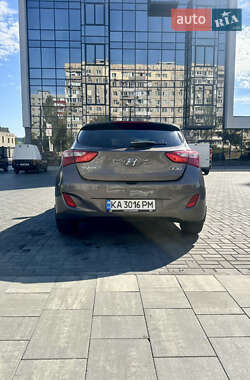 Хэтчбек Hyundai i30 2012 в 
