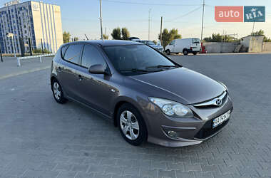 Хэтчбек Hyundai i30 2011 в Киеве