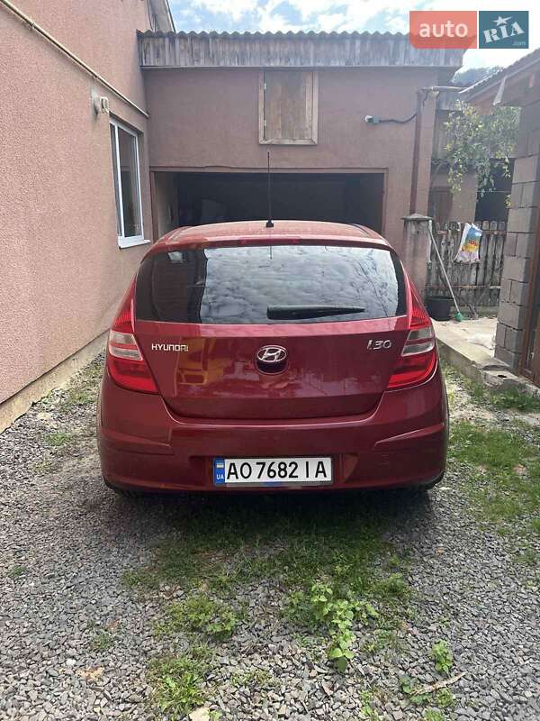 Хетчбек Hyundai i30 2008 в Ужгороді фото 4 Хетчбек Hyundai i30 2008 в Ужгороді