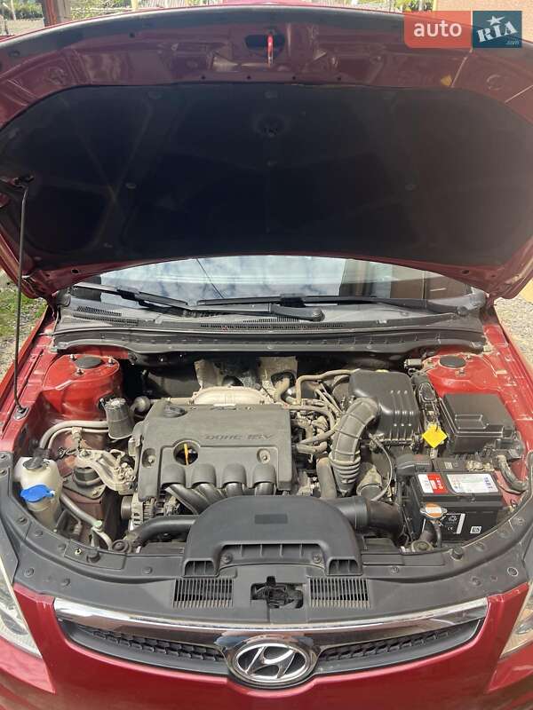 Хетчбек Hyundai i30 2008 в Ужгороді фото 14 Хетчбек Hyundai i30 2008 в Ужгороді