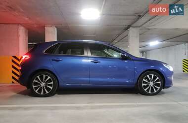 Хэтчбек Hyundai i30 2019 в 