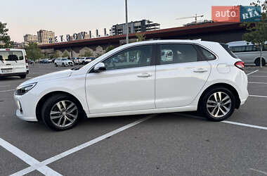 Хэтчбек Hyundai i30 2019 в 