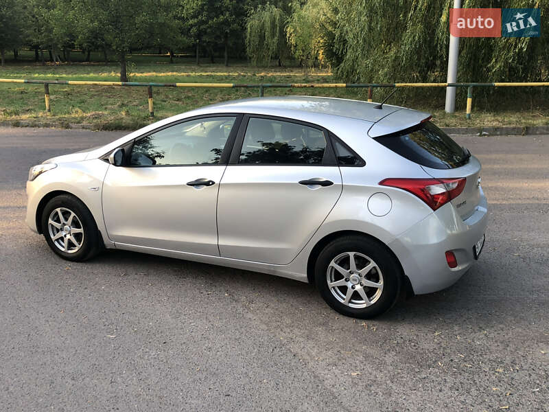 Хэтчбек Hyundai i30 2013 в Ровно