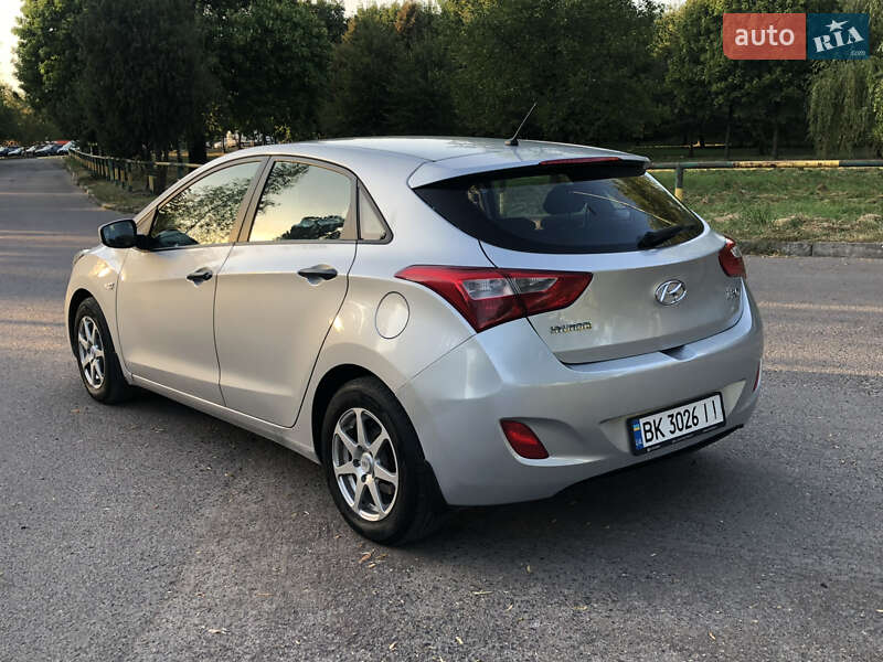 Хэтчбек Hyundai i30 2013 в Ровно