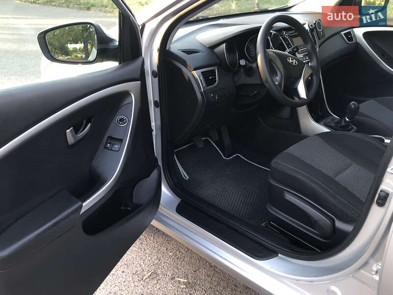 Хэтчбек Hyundai i30 2013 в Ровно