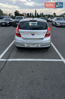 Хэтчбек Hyundai i30 2008 в Киеве