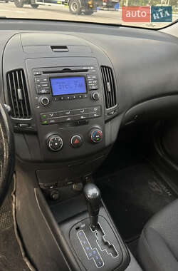 Хетчбек Hyundai i30 2008 в 
