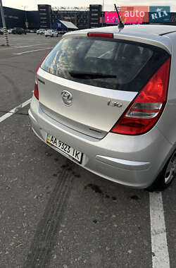 Хетчбек Hyundai i30 2008 в 
