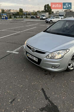 Хетчбек Hyundai i30 2008 в 