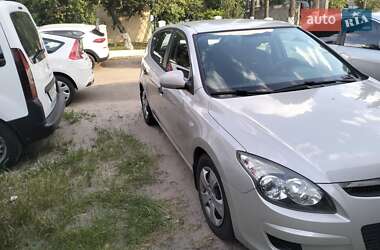 Хэтчбек Hyundai i30 2010 в 
