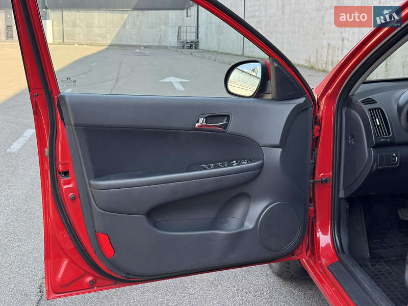 Хэтчбек Hyundai i30 2009 в Киеве фото 8 Хэтчбек Hyundai i30 2009 в Киеве