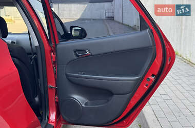 Хэтчбек Hyundai i30 2009 в 