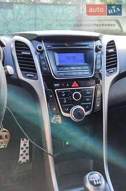 Хэтчбек Hyundai i30 2013 в 