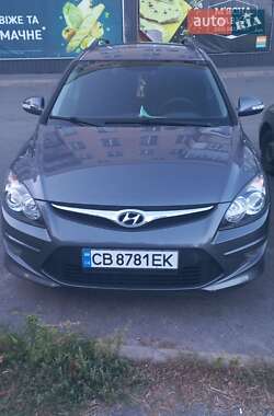 Универсал Hyundai i30 2010 в Чернигове