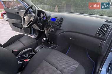 Хэтчбек Hyundai i30 2011 в 