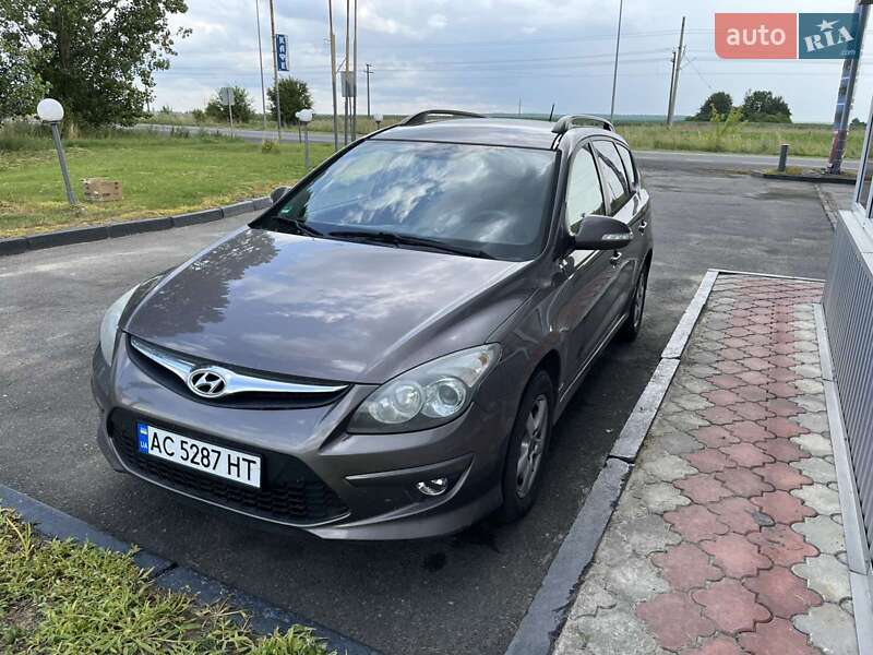 Универсал Hyundai i30 2011 в Владимире