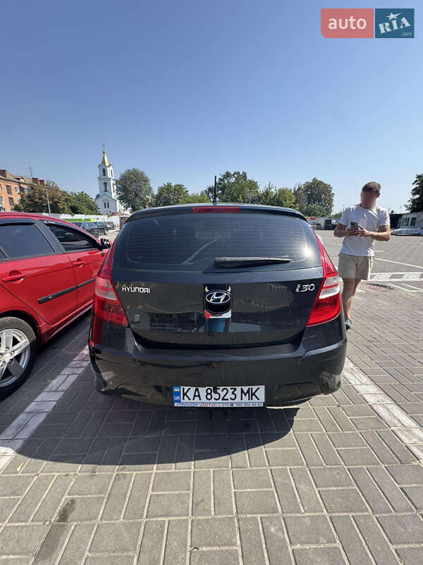 Хэтчбек Hyundai i30 2010 в Прилуках