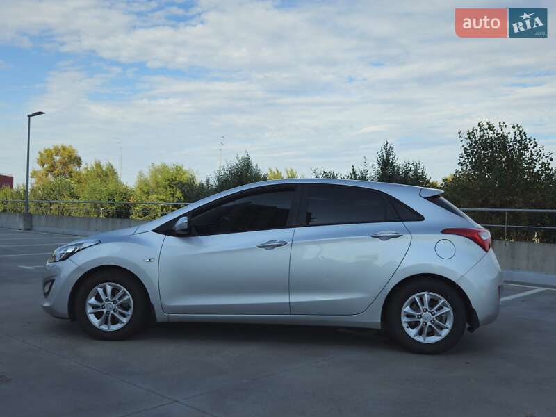 Хэтчбек Hyundai i30 2016 в Киеве фото 6 Хэтчбек Hyundai i30 2016 в Киеве