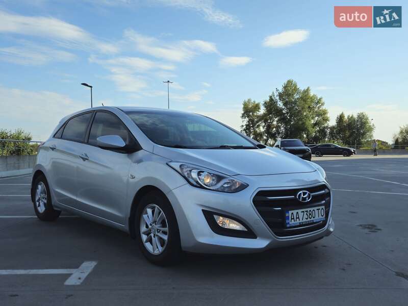 Хэтчбек Hyundai i30 2016 в Киеве фото 17 Хэтчбек Hyundai i30 2016 в Киеве