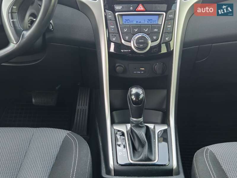 Хэтчбек Hyundai i30 2016 в Киеве фото 23 Хэтчбек Hyundai i30 2016 в Киеве