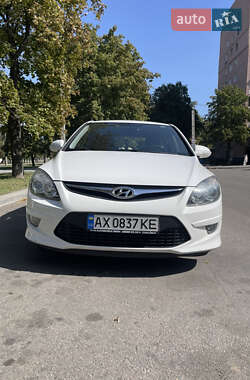 Хэтчбек Hyundai i30 2011 в Харькове