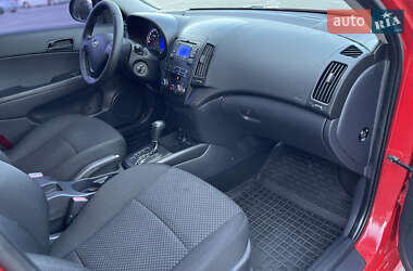 Хэтчбек Hyundai i30 2010 в 
