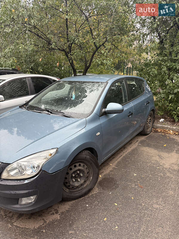 Хэтчбек Hyundai i30 2008 в Киеве