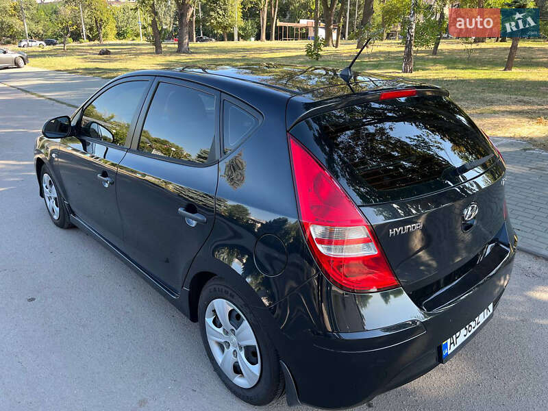 Хэтчбек Hyundai i30 2011 в Запорожье