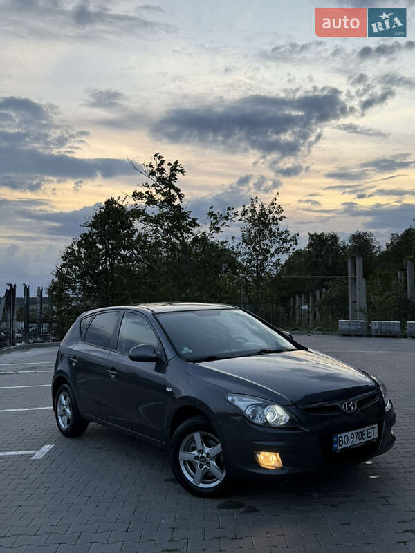 Хэтчбек Hyundai i30 2009 в Тернополе