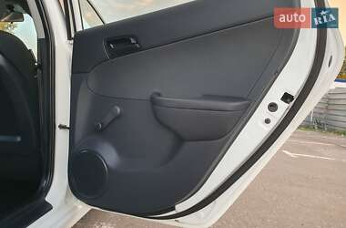 Хэтчбек Hyundai i30 2011 в 