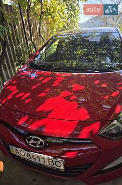 Хэтчбек Hyundai i30 2013 в Хусте