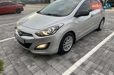 Хэтчбек Hyundai i30 2012 в 
