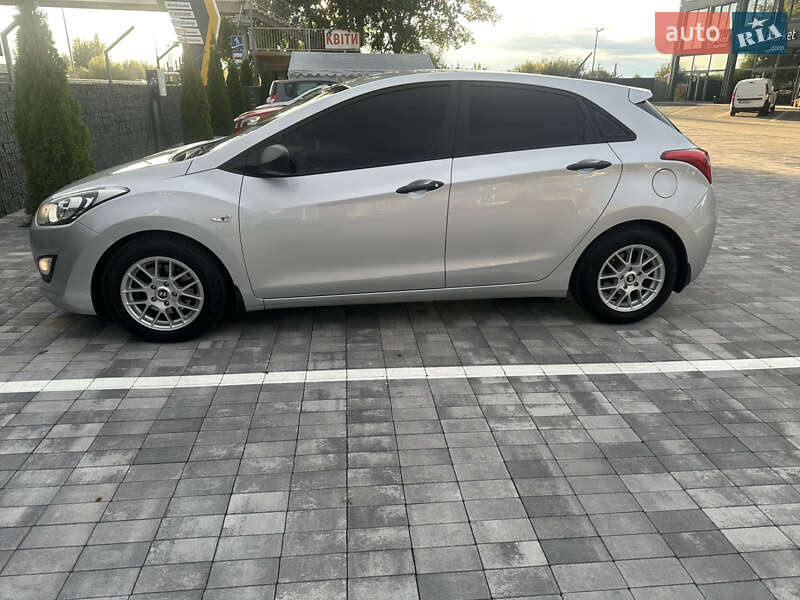 Хэтчбек Hyundai i30 2012 в Макарове