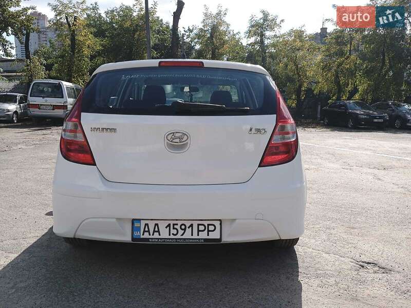 Хэтчбек Hyundai i30 2011 в Киеве
