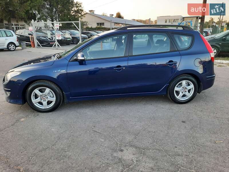 Универсал Hyundai i30 2011 в Полтаве