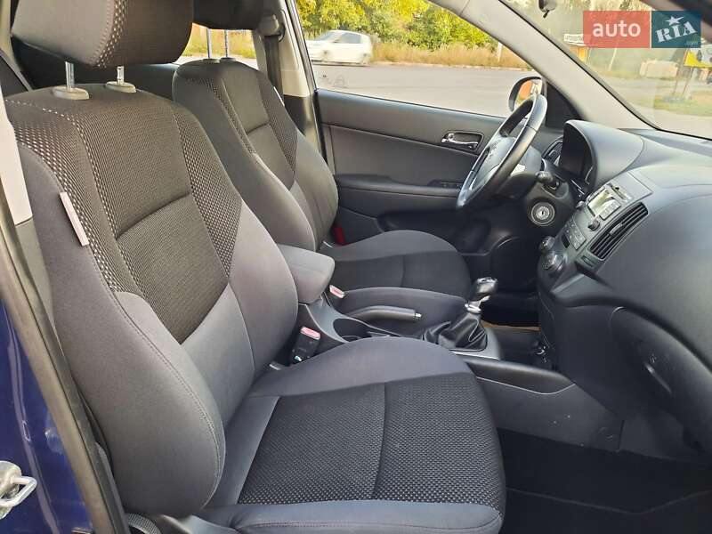 Универсал Hyundai i30 2011 в Полтаве