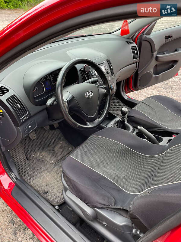 Хэтчбек Hyundai i30 2009 в Макарове фото 13 Хэтчбек Hyundai i30 2009 в Макарове