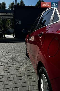 Хэтчбек Hyundai i30 2012 в 